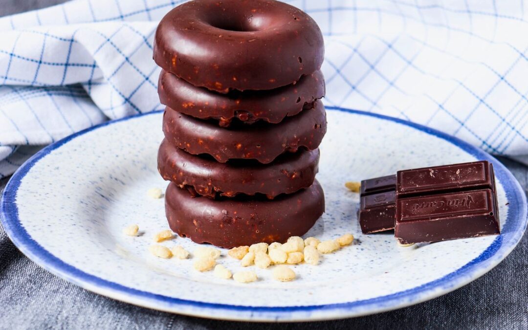 Argolas de chocolate e arroz tufado