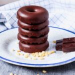 Argolas de chocolate e arroz tufado