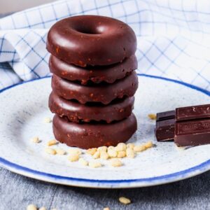 Argolas de chocolate e arroz tufado