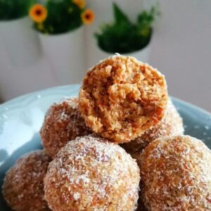 Bolinhas energéticas de cenoura, aveia e côco